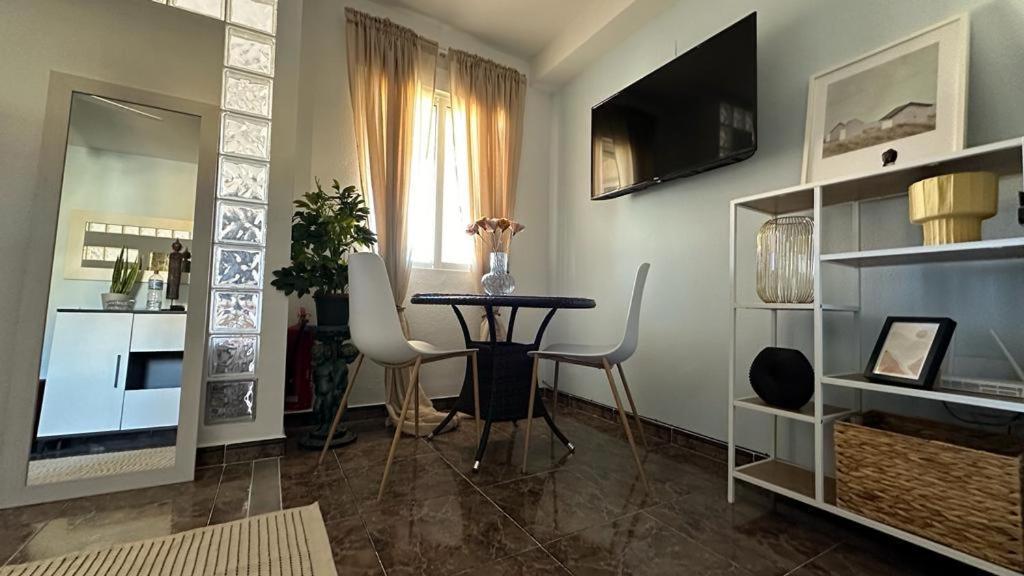 Playa De Los Naufragos Cozy Apartment With Pool Torrevieja Dış mekan fotoğraf